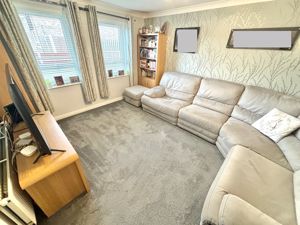 Lounge- click for photo gallery